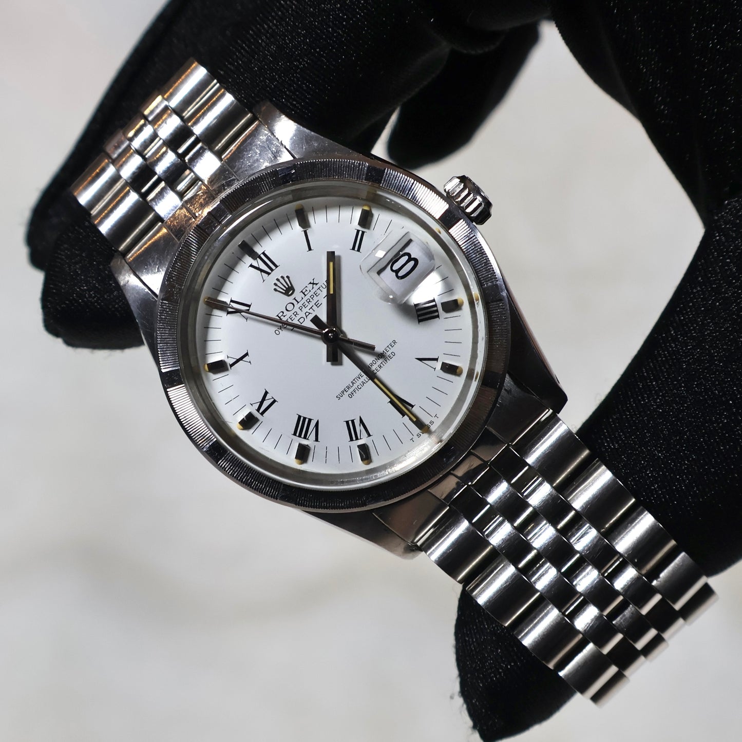 Rolex Oyster Perpetual Date White 34mm 15010