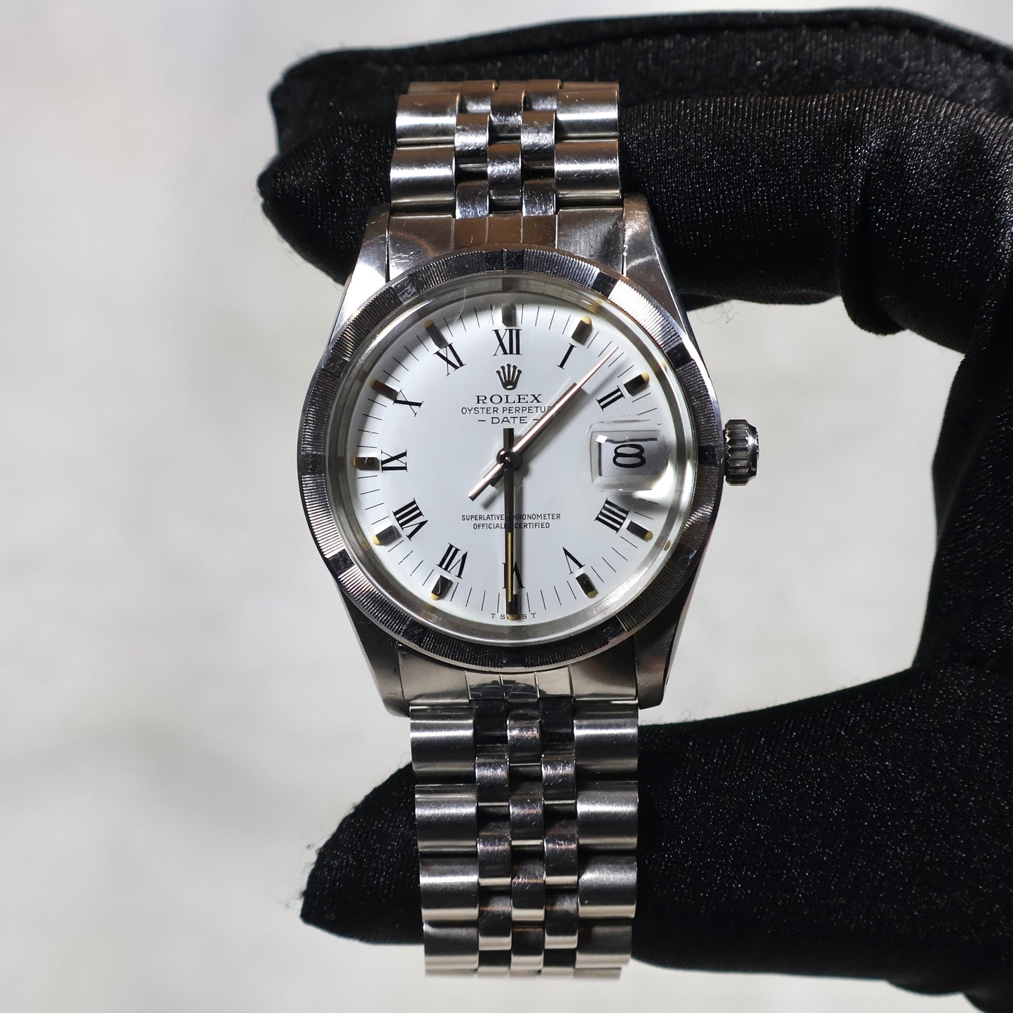 Rolex Oyster Perpetual Date White 34mm 15010