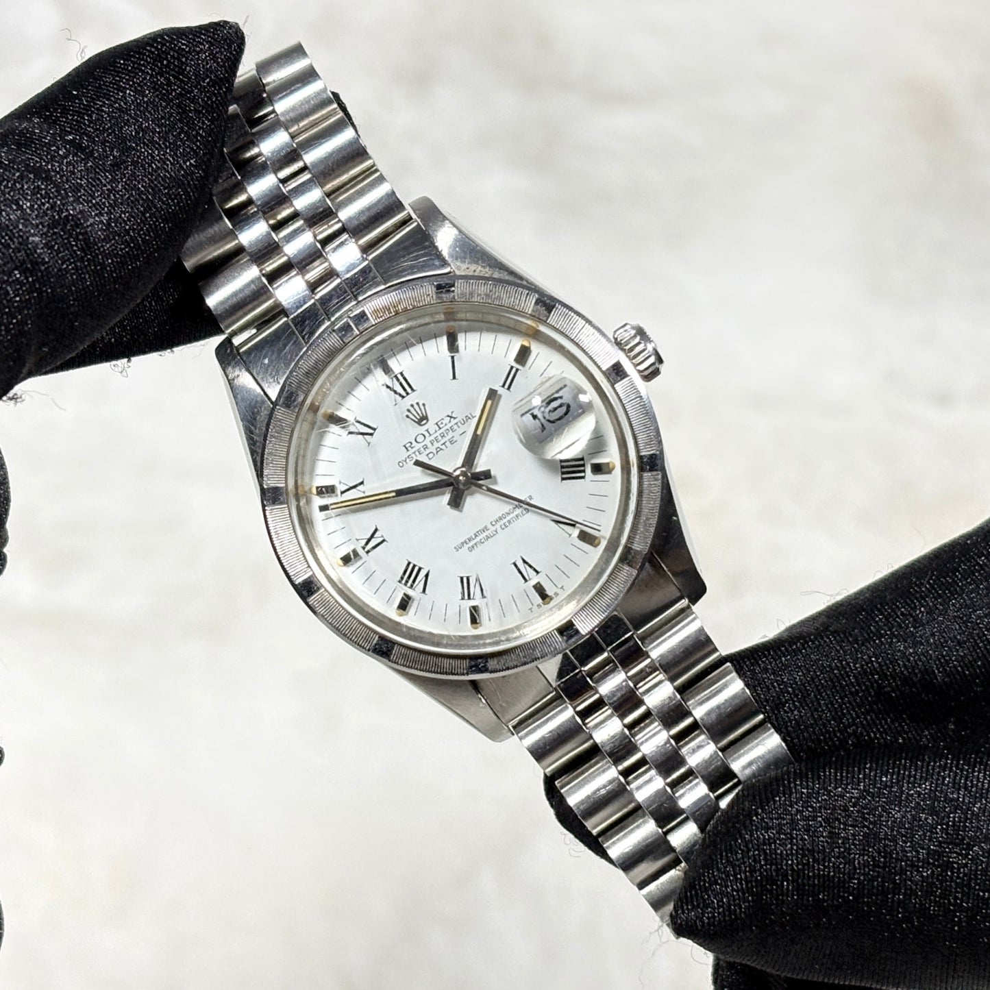 Rolex Oyster Perpetual Date White 34mm 15010